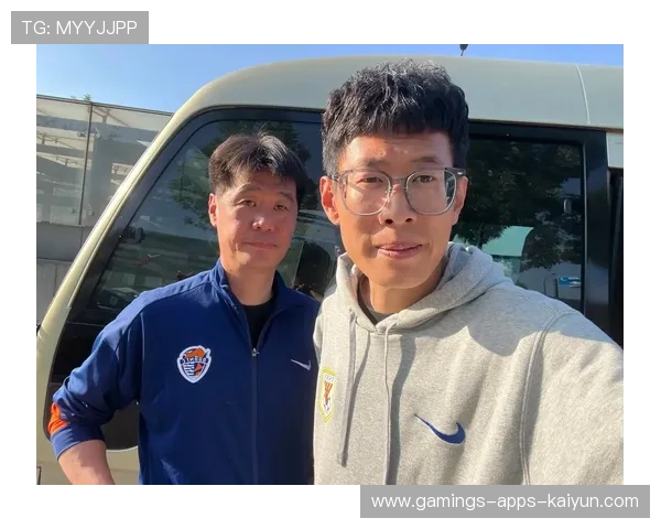 李霄鹏的执教哲学对年轻教练有哪些借鉴之处？