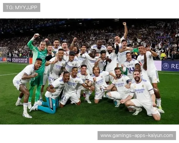 皇马边路下底回传制造门前混战 皇马边路下底回传制造门前混战