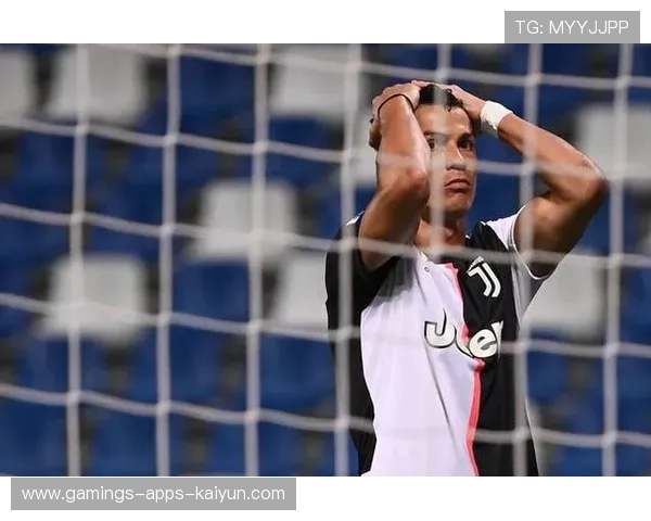 尤文图斯前场压制逼得防线崩裂 尤文图斯前场压制逼得防线崩裂